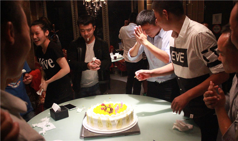 想知道我的許愿，那就加入至尊卡爾！