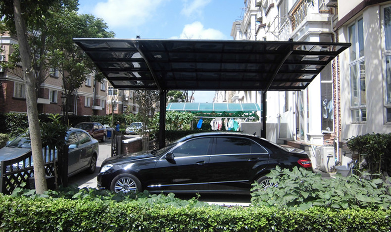 鋁合金車棚有哪些主要構件？