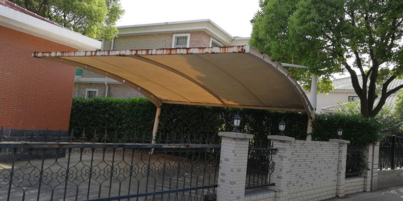 相較于膜結(jié)構(gòu)車棚，還有更好的車棚嗎？