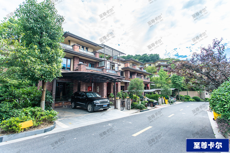 越來(lái)越多的人選擇至尊卡爾鋁合金車棚，也不是沒有原因