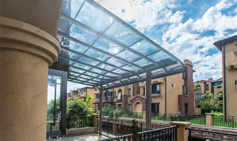 安裝了至尊卡爾鋁合金雨棚，您不知道有多方便！