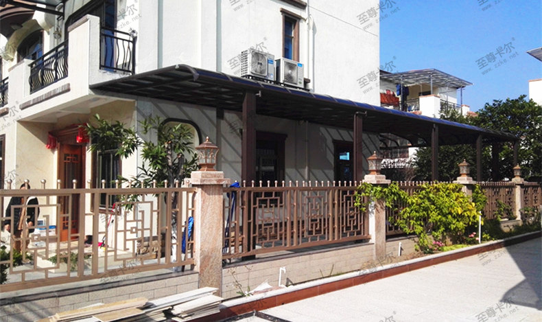 從實用性徹底剖析，雨棚是用玻璃的好還是耐力板的好