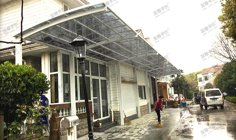 用車棚材料規格搭建的別墅門口雨棚圖片案例，效果超級棒