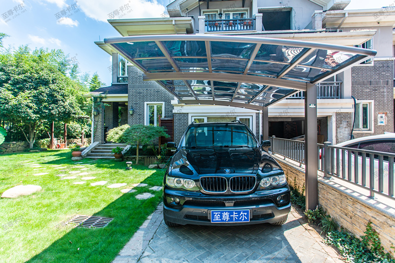 常用的車棚材料有哪些？做什么材料的車棚好？