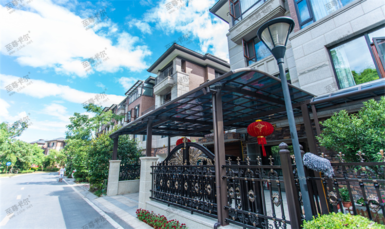 安裝家庭陽臺雨棚，選擇這種材質(zhì)耐用30年|來看看家庭陽臺雨棚圖片大全