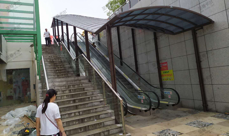 戶外樓梯雨棚該怎么做？戶外樓梯雨棚產(chǎn)品剖析。