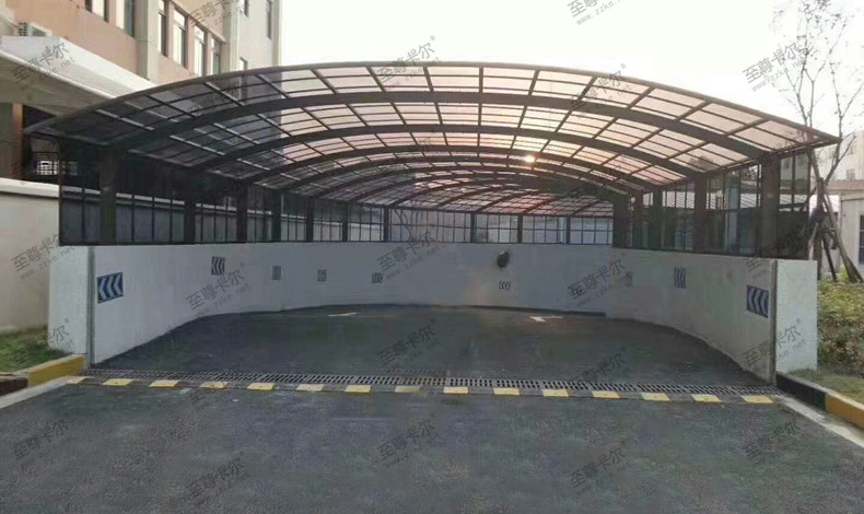 地下出入口雨棚是否該用玻璃雨棚，玻璃地下出入口雨棚的優缺點