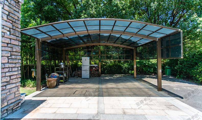 耐力板雨棚真的好嗎？雨棚材質怎么選不出錯？