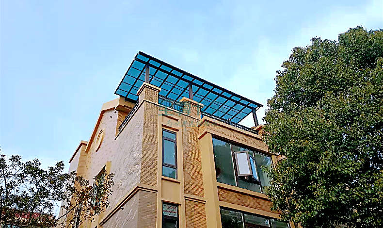 剛搭建的雨棚就生銹漏水，問題出在哪？看看搭建雨棚的注意事項