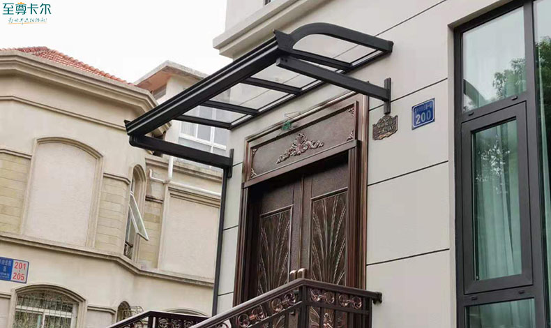 訂做雨棚成都？無(wú)聲雨棚多少錢(qián)一米？