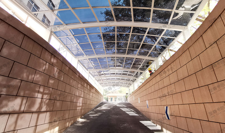 新型地下停車場雨棚你見過嗎？至尊卡爾雨棚